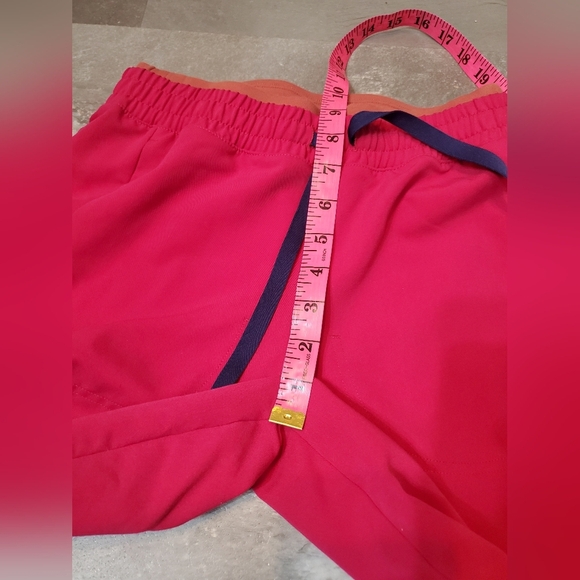 NWT/NWOT Figs Oran scrub set. Slim fit top. Joggers. Hot pink, orange. XXS. 26" - Picture 14 of 16